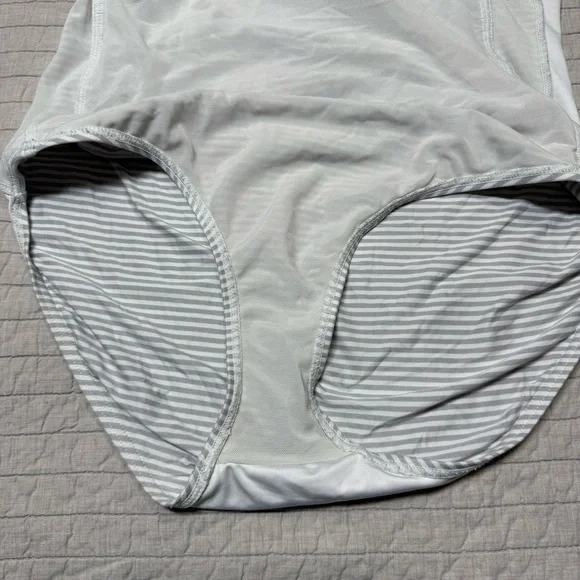 Nip Tuck Swim Gray & White Striped One-piece Swimsuit Size 12 - Picture 11 of 11